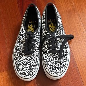 Vans Monochrome Graphic Lace-Up Sneakers